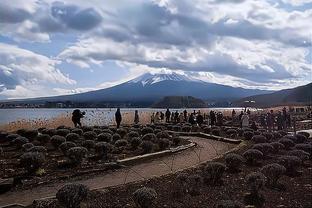 末节被雪藏！申京10投仅2中拿到9分10板 正负值-10全队最低